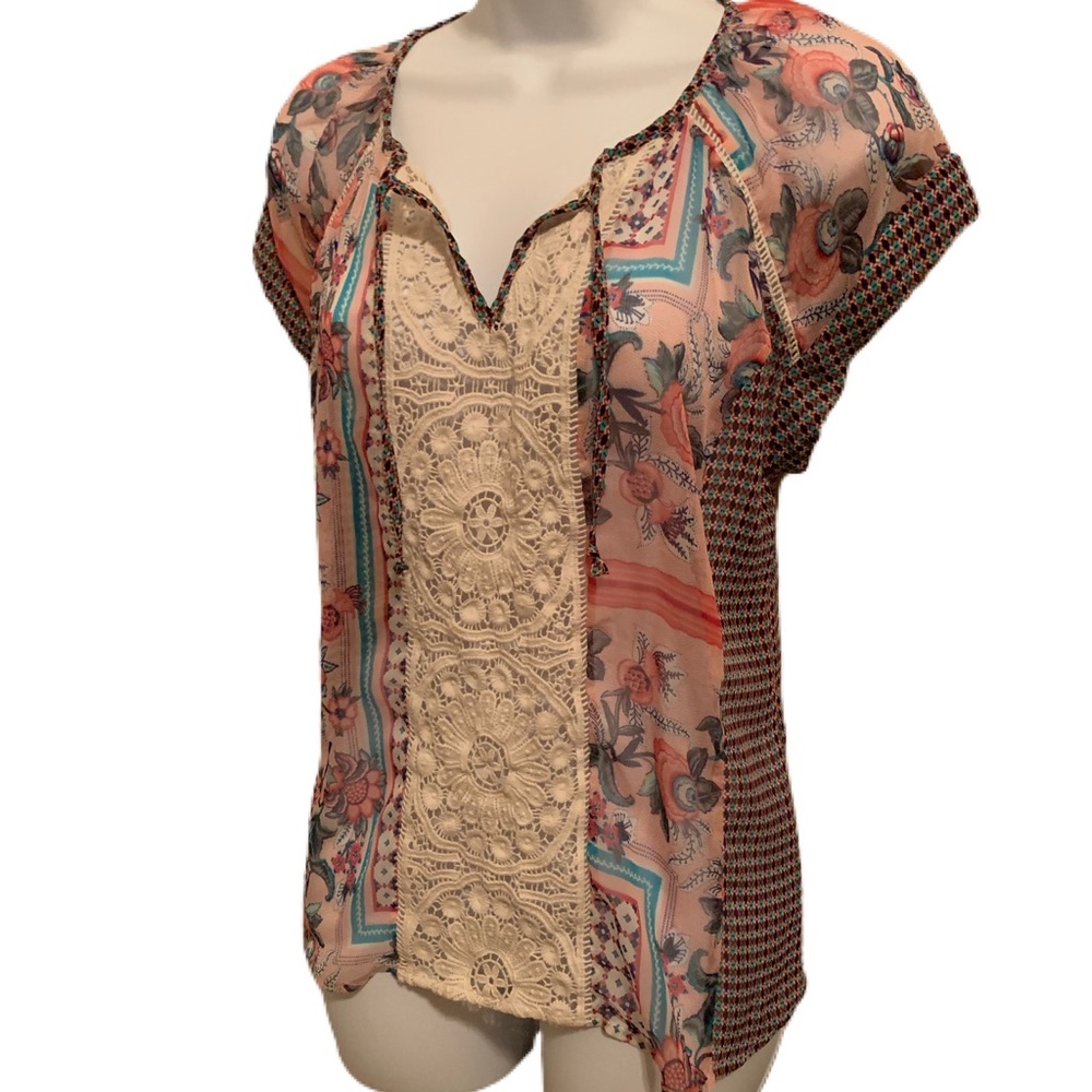 Daniel Rainn women’s women’s top